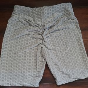 Love streak Cinched bike shorts.  olive green.